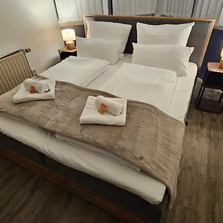 Wohlfuehlapartment - 3 Schlafzimmer - Dachterrasse - Kostenlos Parken *