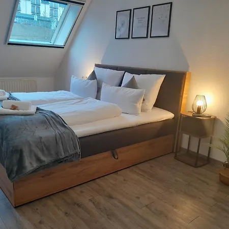 Wohlfuehlapartment - 3 Schlafzimmer - Dachterrasse - Kostenlos Parken