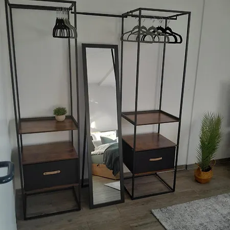 Wohlfuehlapartment - 3 Schlafzimmer - Dachterrasse - Kostenlos Parken Apartamento