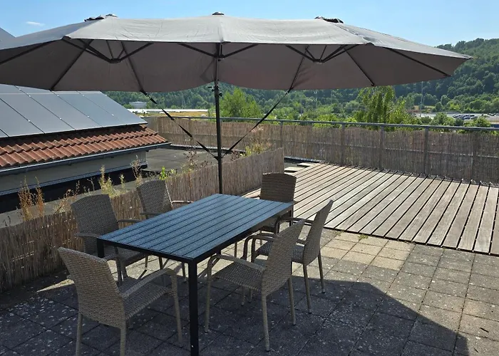 Wohlfuehlapartment - 3 Schlafzimmer - Dachterrasse - Kostenlos Parken *